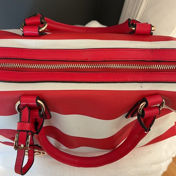 Sigal Red and White Stripe Purse - Stylish Shoulder Bag with Gold Accents NWOT - Picture 5 of 14